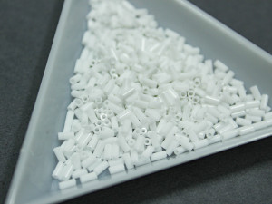 Стеклярус 6мм Miyuki Bugle Bead 5г колір Opaque White