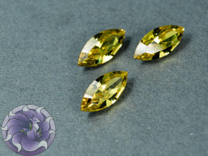 Кристал маркіз 4228 Swarovski 15х7мм колір LIGHT TOPAZ